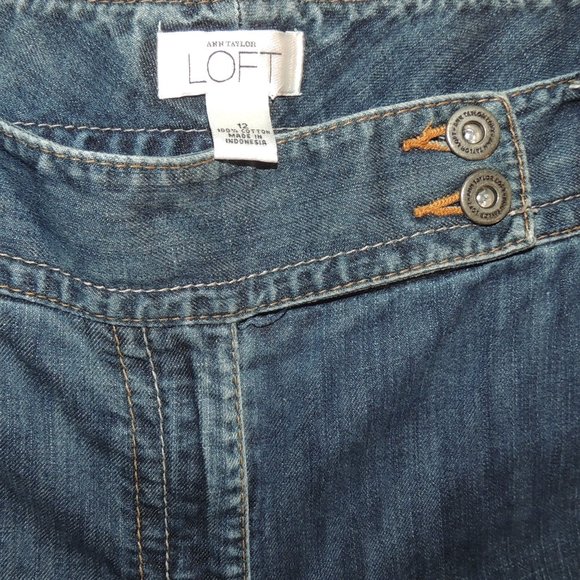 Ann Taylor LOFT - Button Tab, Cuffed Wide Leg Jeans in Saturated Rinse - Picture 4 of 7